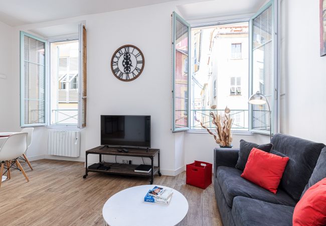  in Nice - Bright 1 Bdr in the Old Town