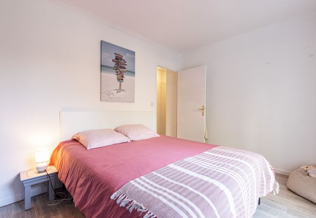 Apartment in Nice - Sea View, Parking & Wide Terraces - Incredible 2 Bdr Apartment in Nice - Sea View, Parking & Wide Terraces - Incredible 2 Bdr