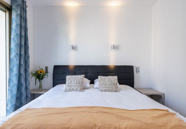 Apartment in Nice - Sea View, Parking & Wide Terraces - Incredible 2 Bdr Apartment in Nice - Sea View, Parking & Wide Terraces - Incredible 2 Bdr