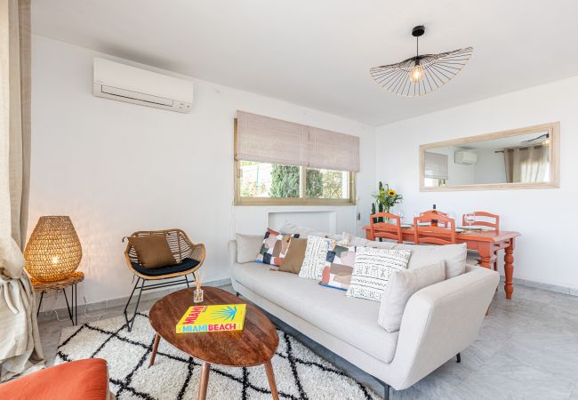 Apartment in Nice - Sea View, Parking & Wide Terraces - Incredible 2 Bdr Apartment in Nice - Sea View, Parking & Wide Terraces - Incredible 2 Bdr