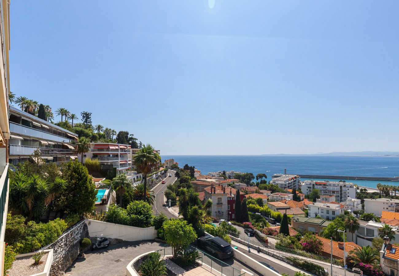 Apartment in Nice - Sea View, Parking & Wide Terraces - Incredible 2 Bdr