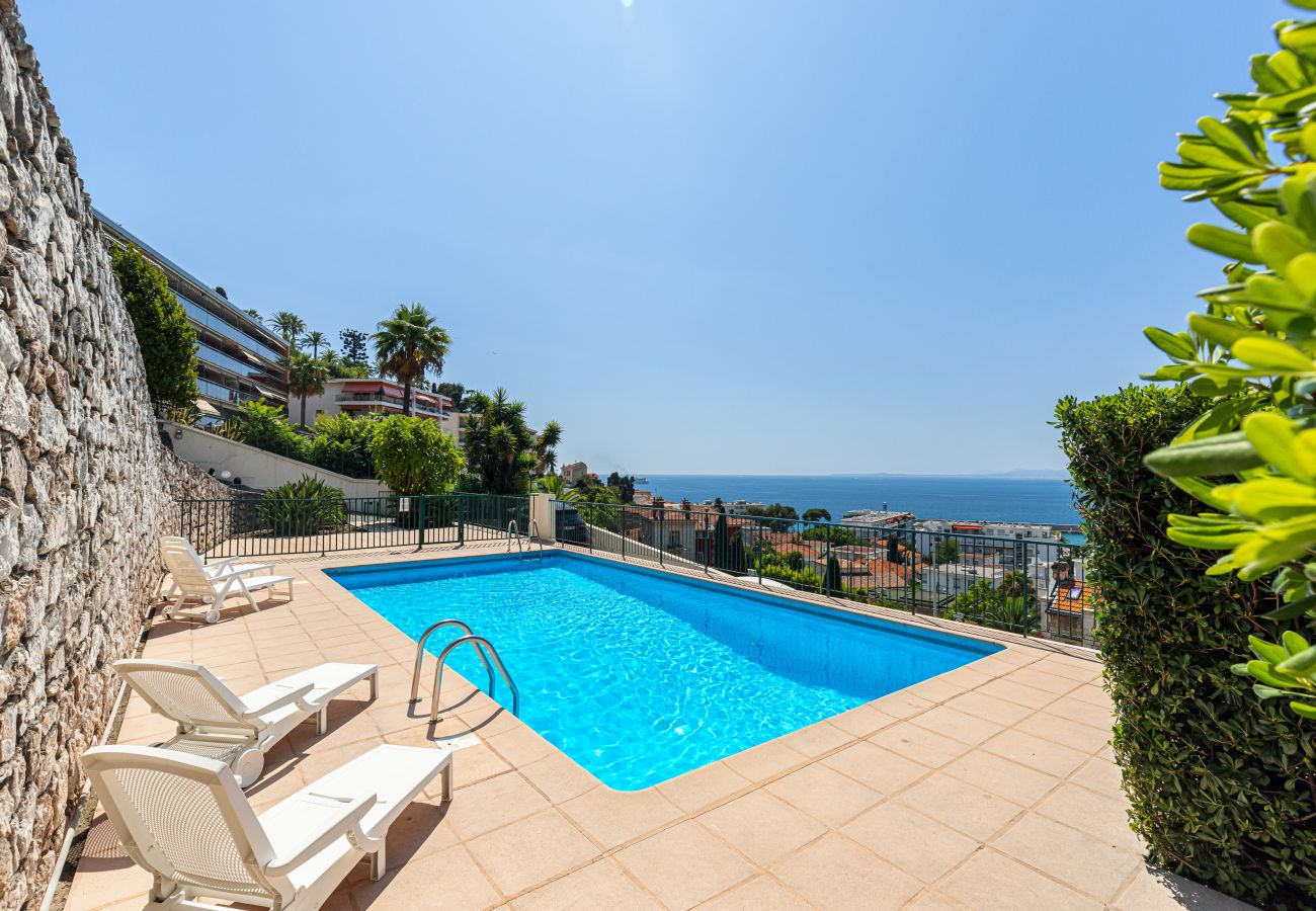 Apartment in Nice - Sea View, Parking & Wide Terraces - Incredible 2 Bdr