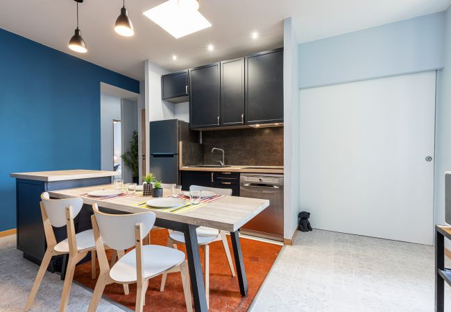 Apartment in Nice - Large 3 Bdr City Center Apartment in Nice - Large 3 Bdr City Center