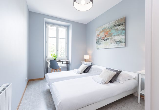 Apartment in Nice - Large 3 Bdr City Center Apartment in Nice - Large 3 Bdr City Center