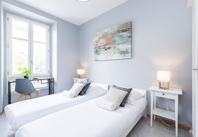 Apartment in Nice - Large 3 Bdr City Center Apartment in Nice - Large 3 Bdr City Center