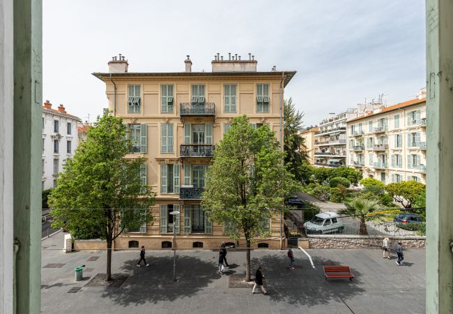 Apartment in Nice - Large 3 Bdr City Center Apartment in Nice - Large 3 Bdr City Center