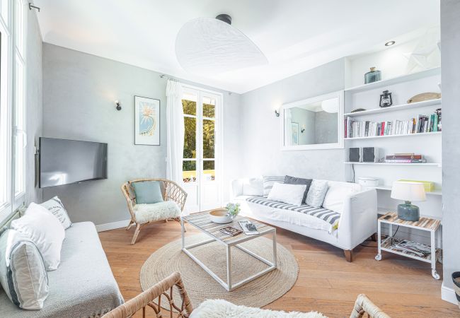 Apartment in Villefranche-sur-Mer - Sea View - 100m from Port Extraordinary 3 Bdr Apartment in Villefranche-sur-Mer - Sea View - 100m from Port Extraordinary 3 Bdr