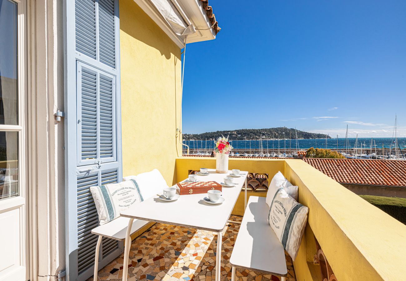 Apartment in Villefranche-sur-Mer - Sea View - 100m from Port Extraordinary 3 Bdr