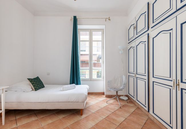 Apartment in Nice - Large 2 Bdr Downtown - AC & Terrace Apartment in Nice - Large 2 Bdr Downtown - AC & Terrace
