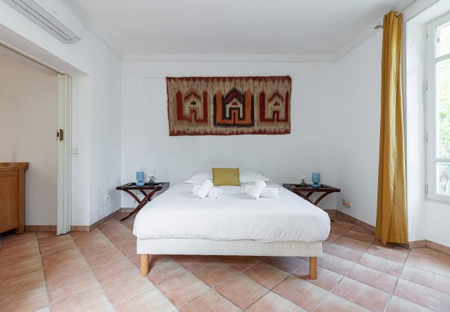 Apartment in Nice - Large 2 Bdr Downtown - AC & Terrace Apartment in Nice - Large 2 Bdr Downtown - AC & Terrace