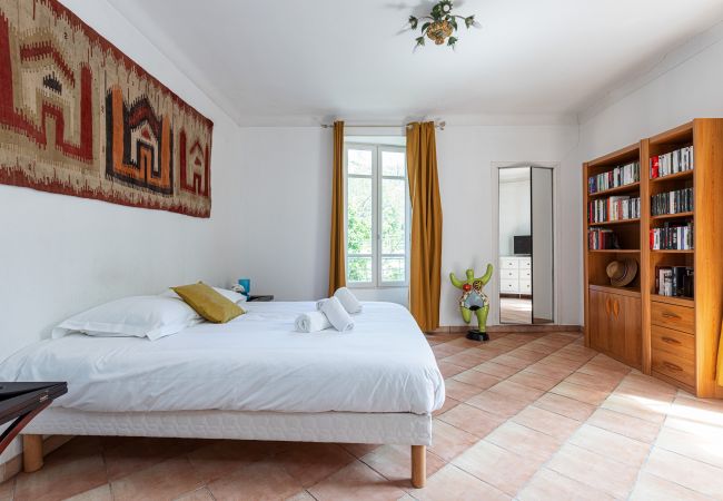 Apartment in Nice - Large 2 Bdr Downtown - AC & Terrace Apartment in Nice - Large 2 Bdr Downtown - AC & Terrace