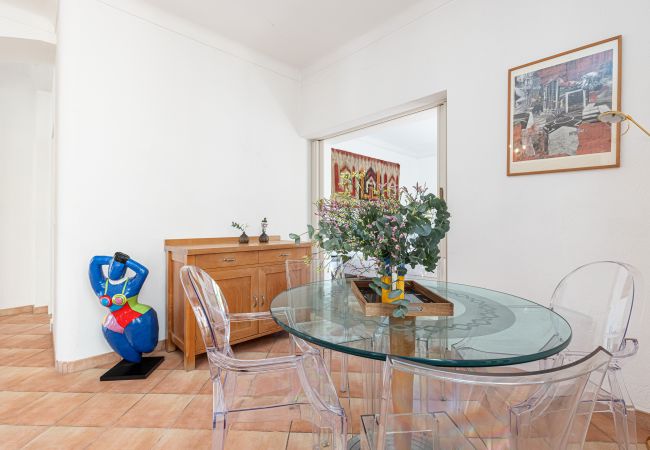 Apartment in Nice - Large 2 Bdr Downtown - AC & Terrace Apartment in Nice - Large 2 Bdr Downtown - AC & Terrace