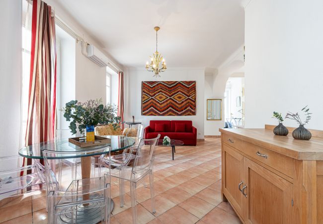 Apartment in Nice - Large 2 Bdr Downtown - AC & Terrace Apartment in Nice - Large 2 Bdr Downtown - AC & Terrace