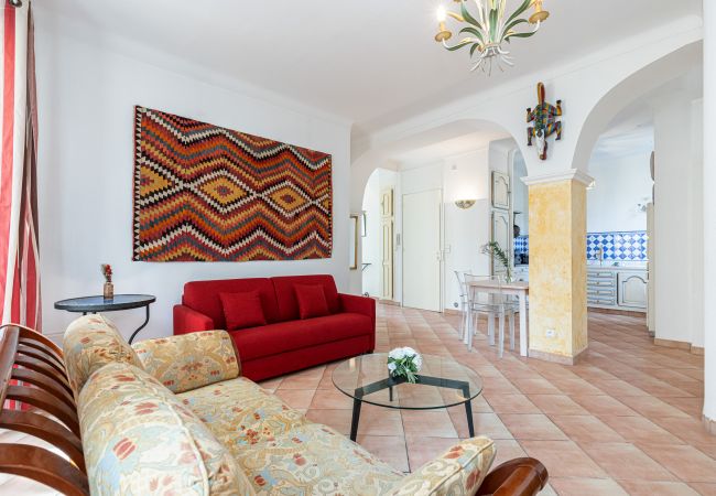 Apartment in Nice - Large 2 Bdr Downtown - AC & Terrace Apartment in Nice - Large 2 Bdr Downtown - AC & Terrace
