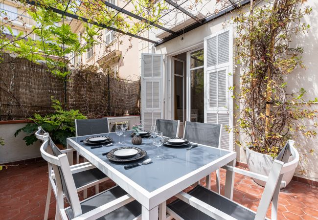 Apartment in Nice - Large 2 Bdr Downtown - AC & Terrace Apartment in Nice - Large 2 Bdr Downtown - AC & Terrace