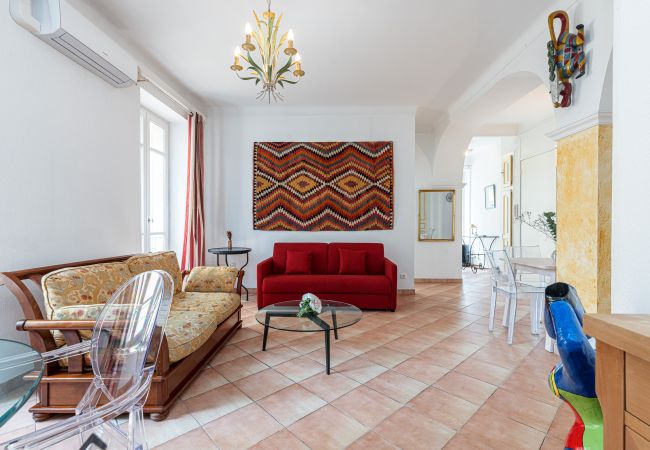 Apartment in Nice - Large 2 Bdr Downtown - AC & Terrace Apartment in Nice - Large 2 Bdr Downtown - AC & Terrace