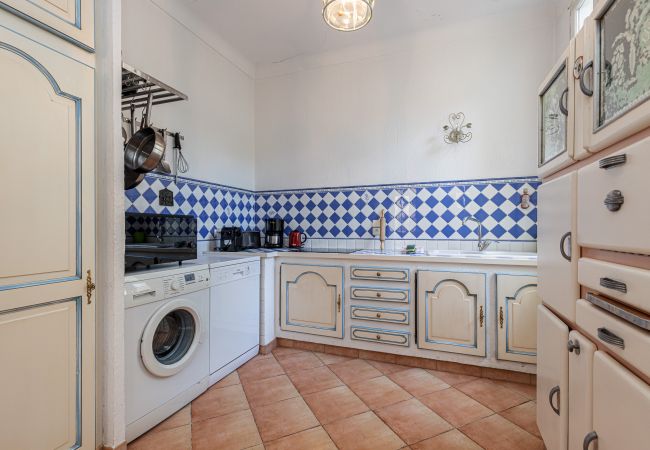 Apartment in Nice - Large 2 Bdr Downtown - AC & Terrace Apartment in Nice - Large 2 Bdr Downtown - AC & Terrace