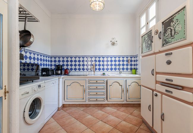 Apartment in Nice - Large 2 Bdr Downtown - AC & Terrace Apartment in Nice - Large 2 Bdr Downtown - AC & Terrace