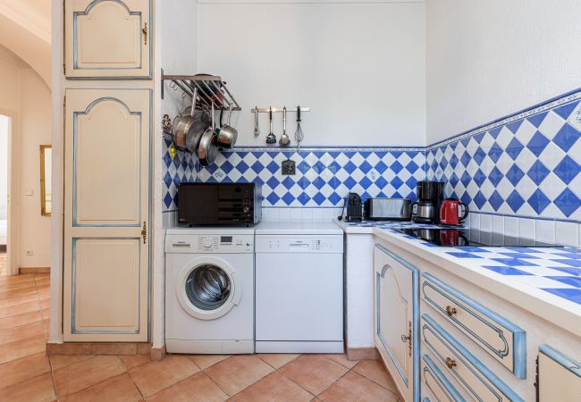 Apartment in Nice - Large 2 Bdr Downtown - AC & Terrace Apartment in Nice - Large 2 Bdr Downtown - AC & Terrace