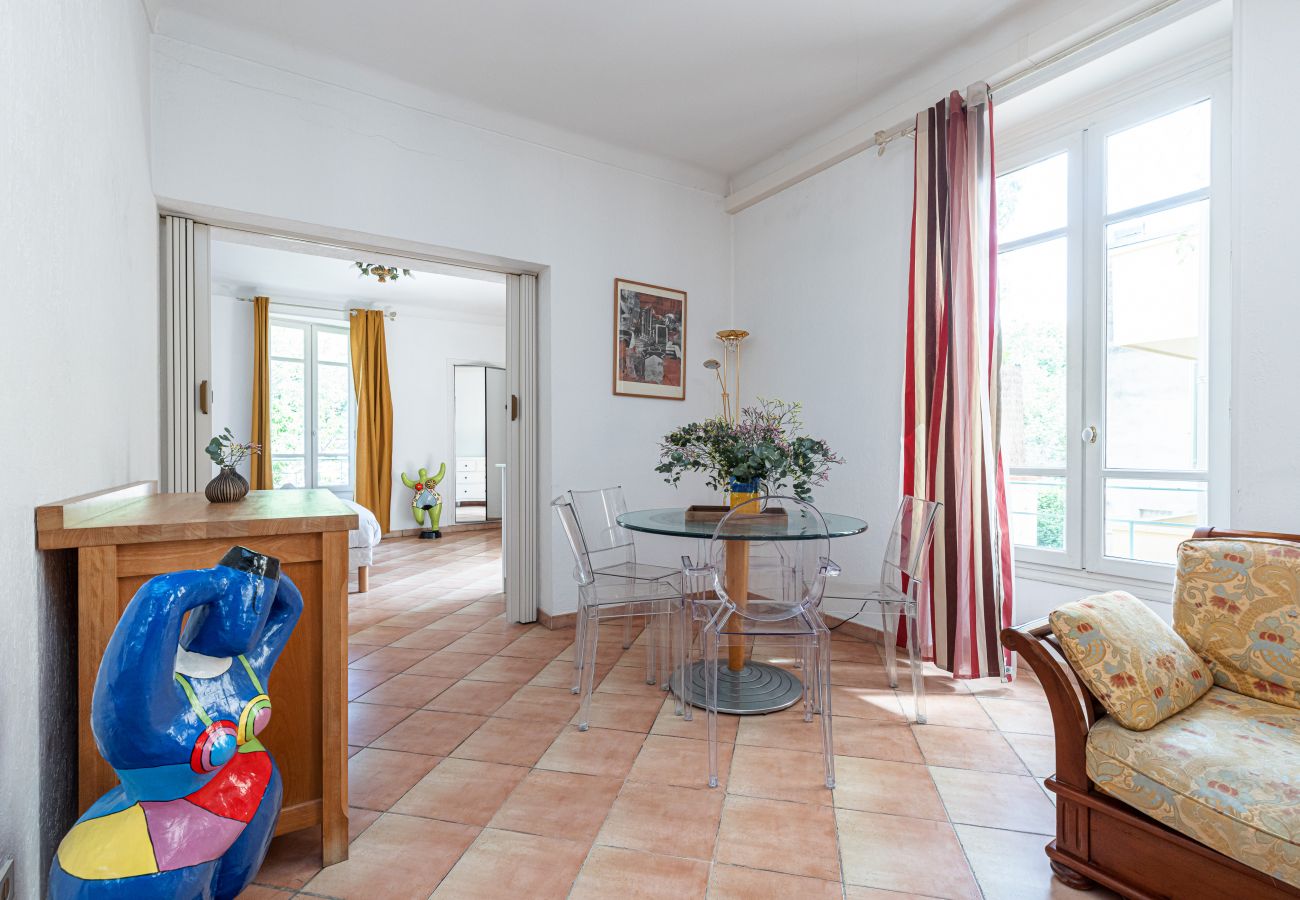 Apartment in Nice - Large 2 Bdr Downtown - AC & Terrace