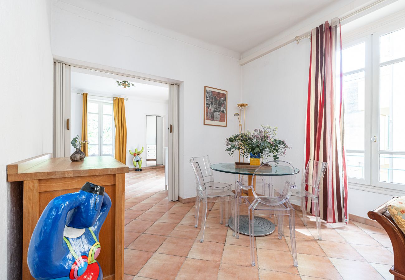 Apartment in Nice - Large 2 Bdr Downtown - AC & Terrace