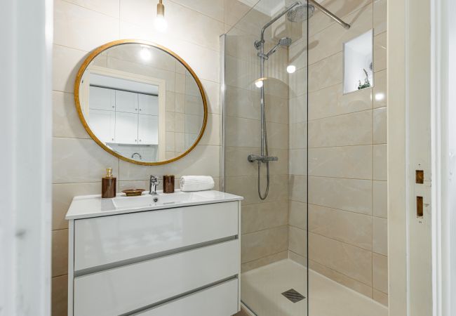 Apartment in Nice - Lovely 1 Bdr in the Harbor Area Apartment in Nice - Lovely 1 Bdr in the Harbor Area