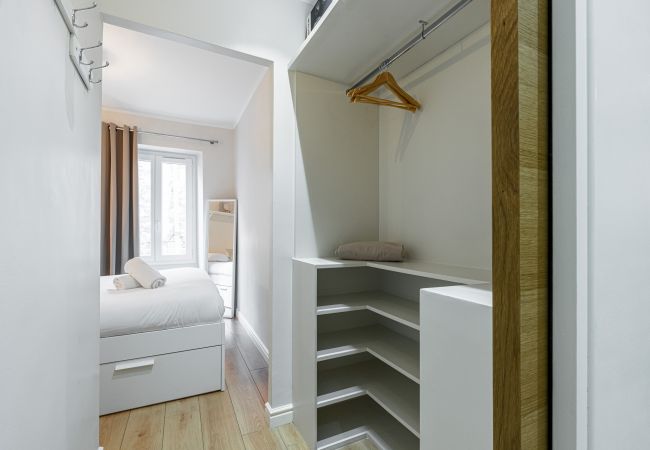 Apartment in Nice - Lovely 1 Bdr in the Harbor Area Apartment in Nice - Lovely 1 Bdr in the Harbor Area