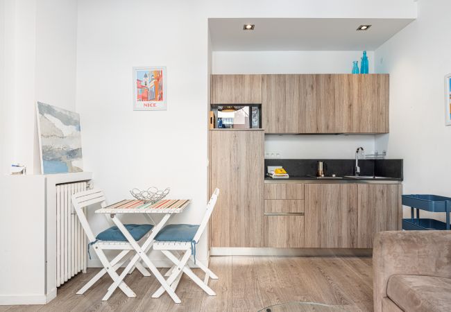 Apartment in Nice - Large Terrace 1 Bdr near Garibaldi Square Apartment in Nice - Large Terrace 1 Bdr near Garibaldi Square