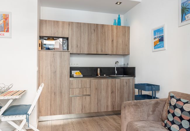 Apartment in Nice - Large Terrace 1 Bdr near Garibaldi Square Apartment in Nice - Large Terrace 1 Bdr near Garibaldi Square