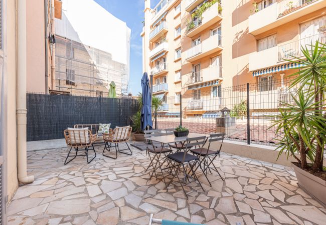 Apartment in Nice - Large Terrace 1 Bdr near Garibaldi Square Apartment in Nice - Large Terrace 1 Bdr near Garibaldi Square