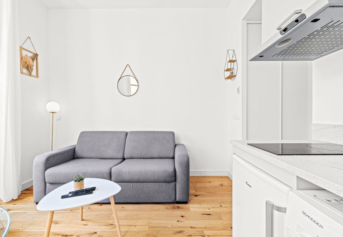 Studio in Nice - Bright & Charming City Center Studio