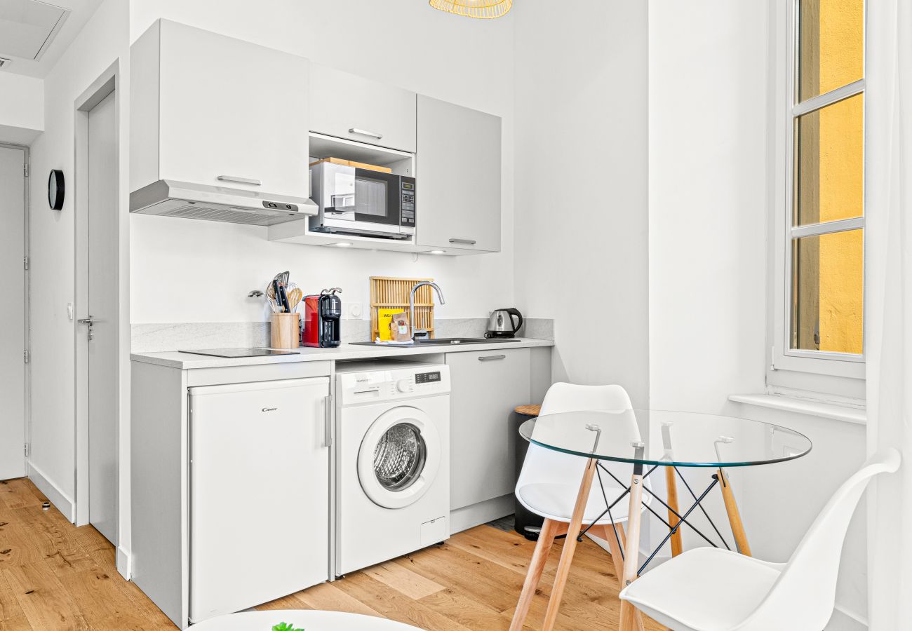 Studio in Nice - Bright & Charming City Center Studio