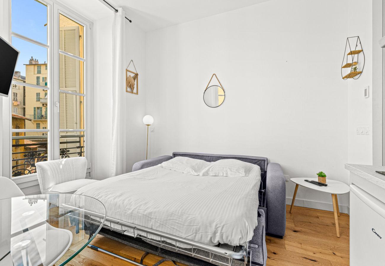Studio in Nice - Bright & Charming City Center Studio