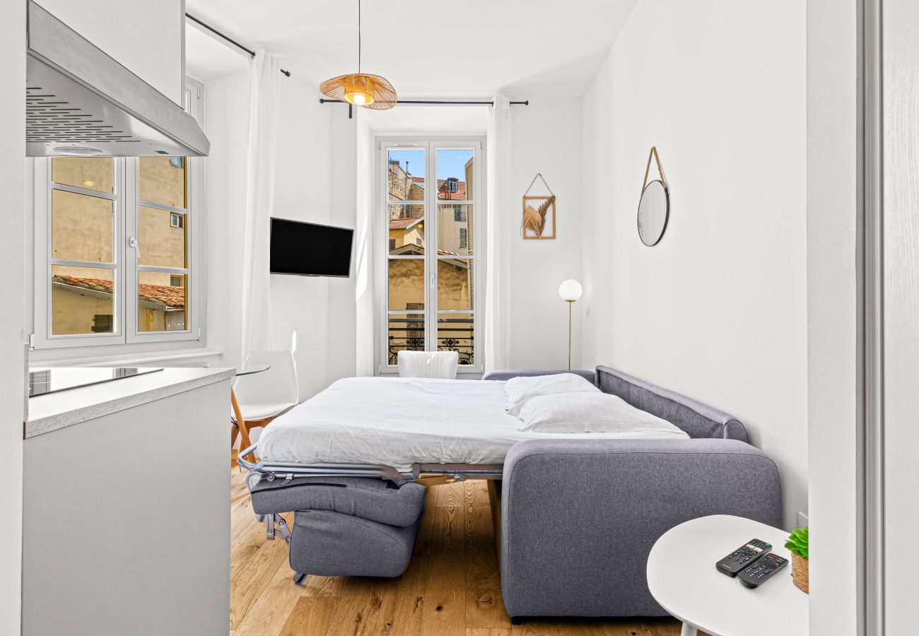 Studio in Nice - Bright & Charming City Center Studio