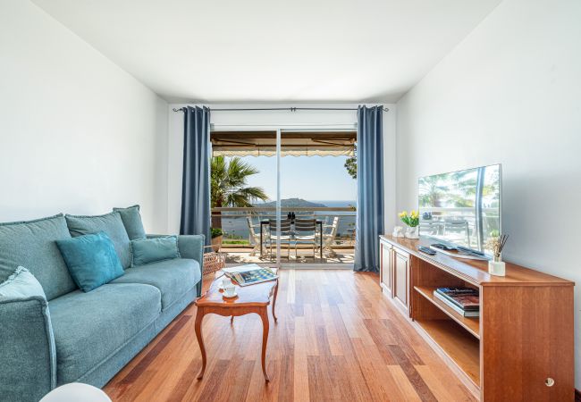 Apartment in Villefranche-sur-Mer - Extraordinary Sea View - 1 Bdr with AC Apartment in Villefranche-sur-Mer - Extraordinary Sea View - 1 Bdr with AC