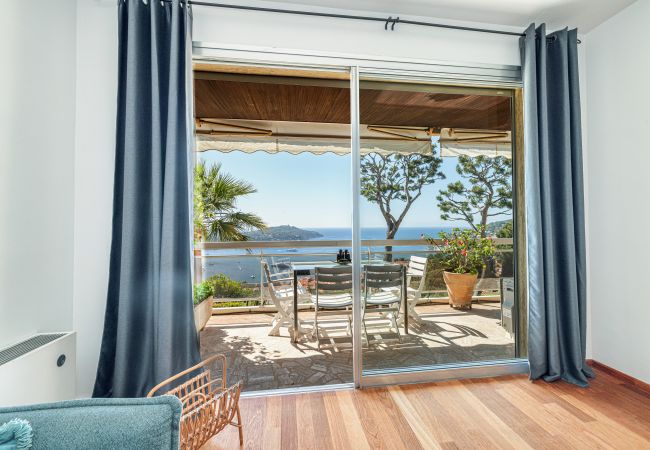 Apartment in Villefranche-sur-Mer - Extraordinary Sea View - 1 Bdr with AC Apartment in Villefranche-sur-Mer - Extraordinary Sea View - 1 Bdr with AC