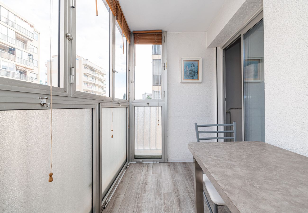 Apartment in Nice - Large 2 Bdr Close to the Beach Balcony & Garage