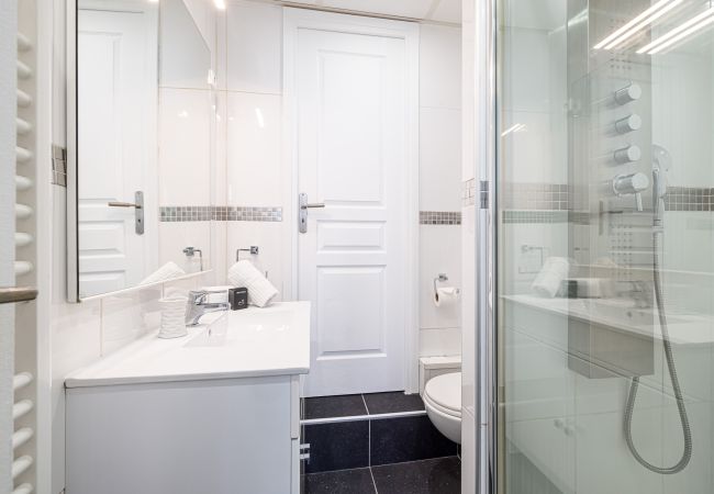 Apartment in Nice - Large & Quiet 1 Bdr at Nice Port Apartment in Nice - Large & Quiet 1 Bdr at Nice Port