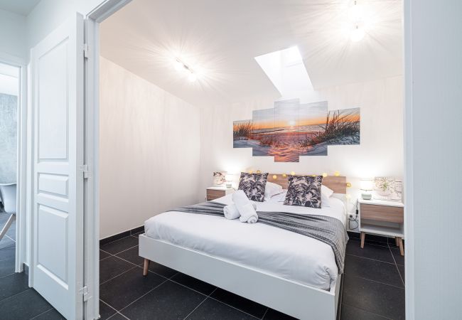 Apartment in Nice - Large & Quiet 1 Bdr at Nice Port Apartment in Nice - Large & Quiet 1 Bdr at Nice Port