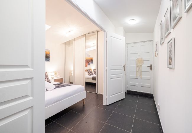 Apartment in Nice - Large & Quiet 1 Bdr at Nice Port Apartment in Nice - Large & Quiet 1 Bdr at Nice Port