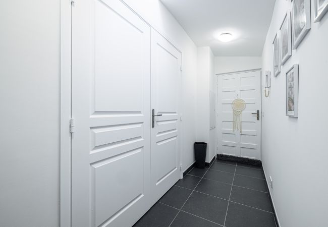 Apartment in Nice - Large & Quiet 1 Bdr at Nice Port Apartment in Nice - Large & Quiet 1 Bdr at Nice Port