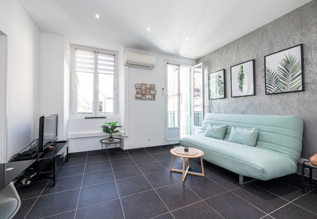 Apartment in Nice - Large & Quiet 1 Bdr at Nice Port Apartment in Nice - Large & Quiet 1 Bdr at Nice Port