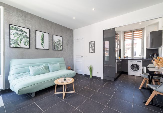 Apartment in Nice - Large & Quiet 1 Bdr at Nice Port Apartment in Nice - Large & Quiet 1 Bdr at Nice Port