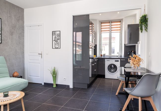 Apartment in Nice - Large & Quiet 1 Bdr at Nice Port Apartment in Nice - Large & Quiet 1 Bdr at Nice Port