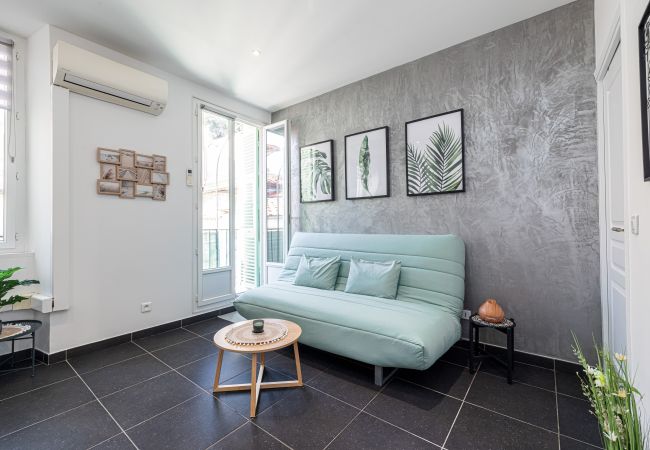 Apartment in Nice - Large & Quiet 1 Bdr at Nice Port Apartment in Nice - Large & Quiet 1 Bdr at Nice Port