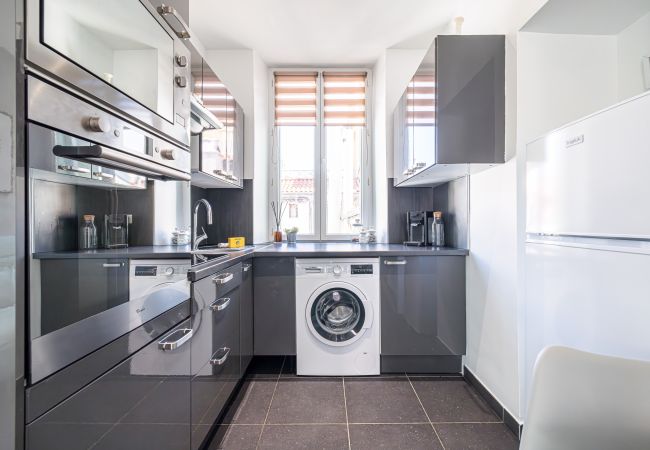 Apartment in Nice - Large & Quiet 1 Bdr at Nice Port Apartment in Nice - Large & Quiet 1 Bdr at Nice Port