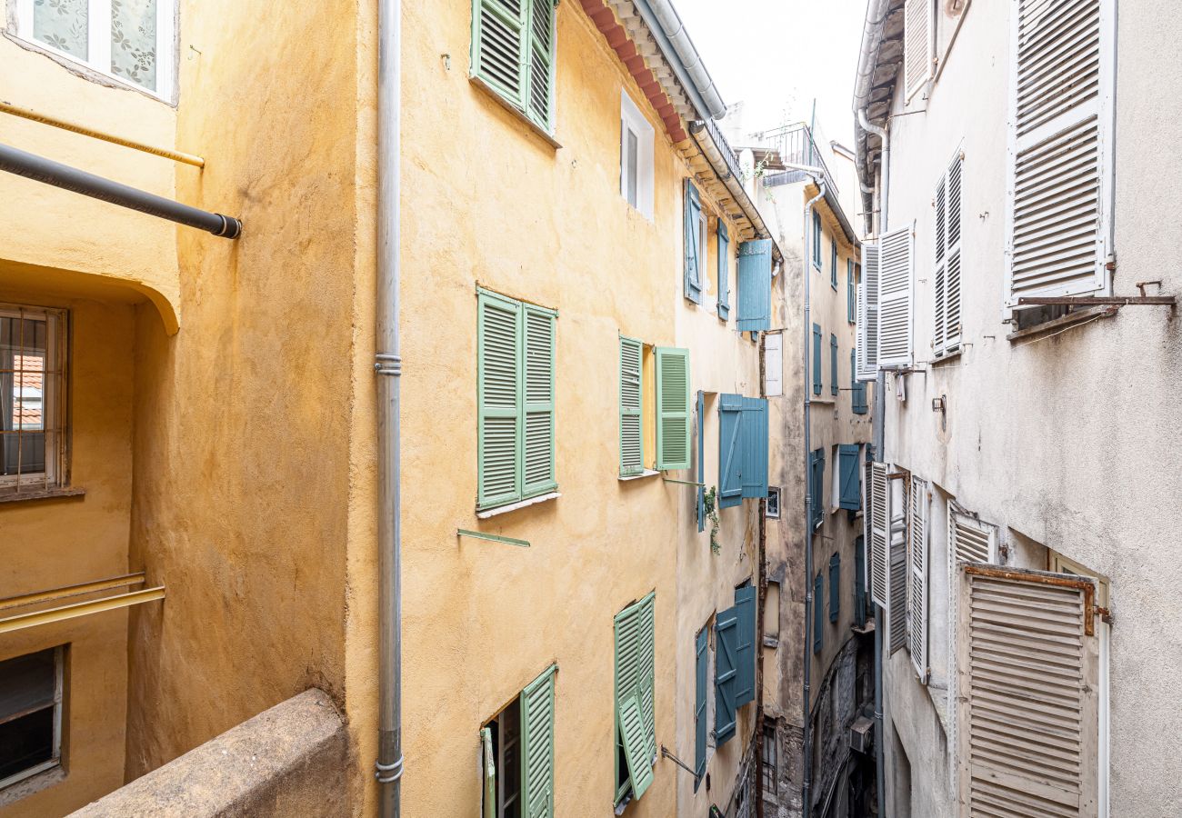 Apartment in Nice - 2 Bdr Heart of the Old Town