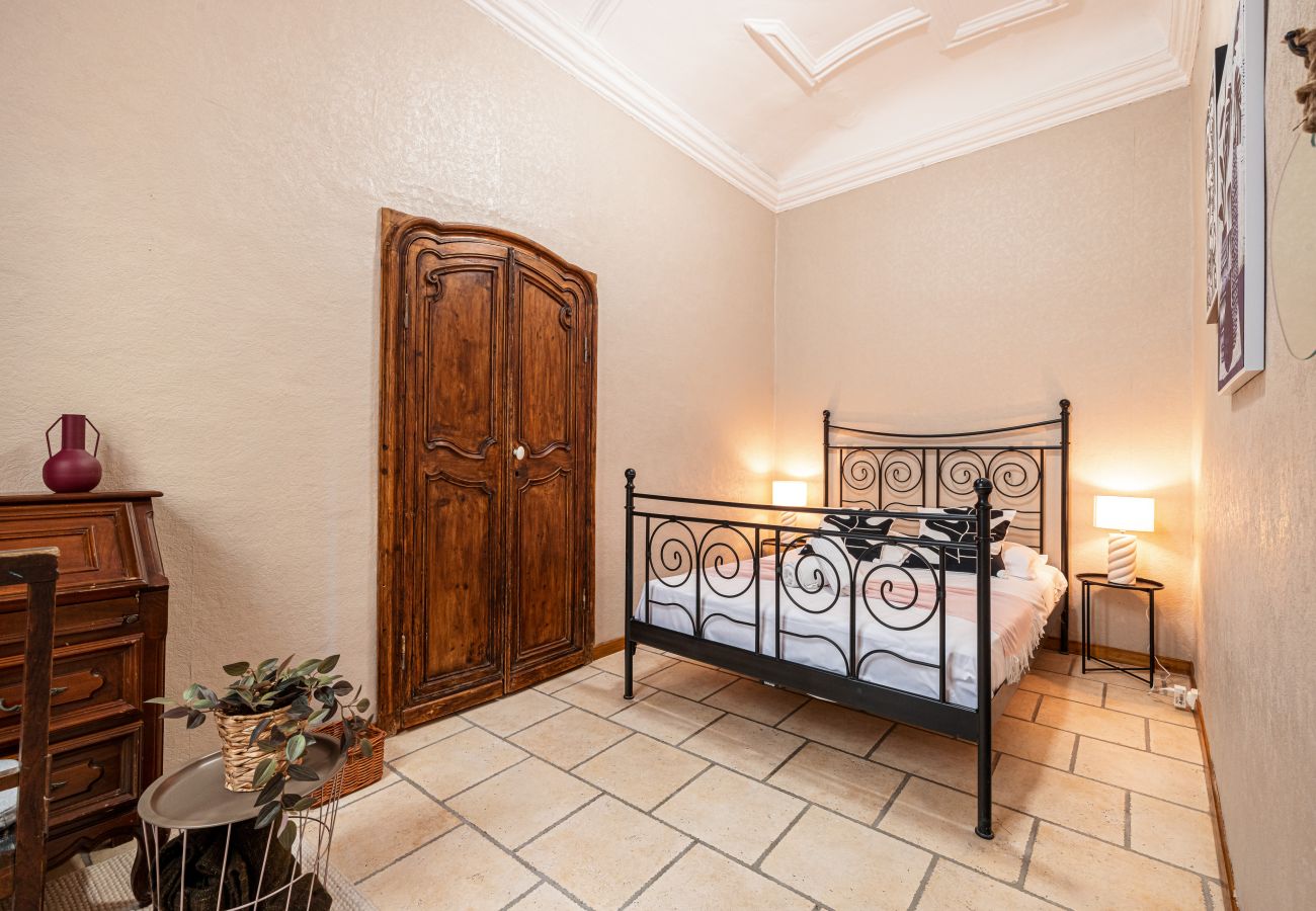 Apartment in Nice - 2 Bdr Heart Old Town Nice