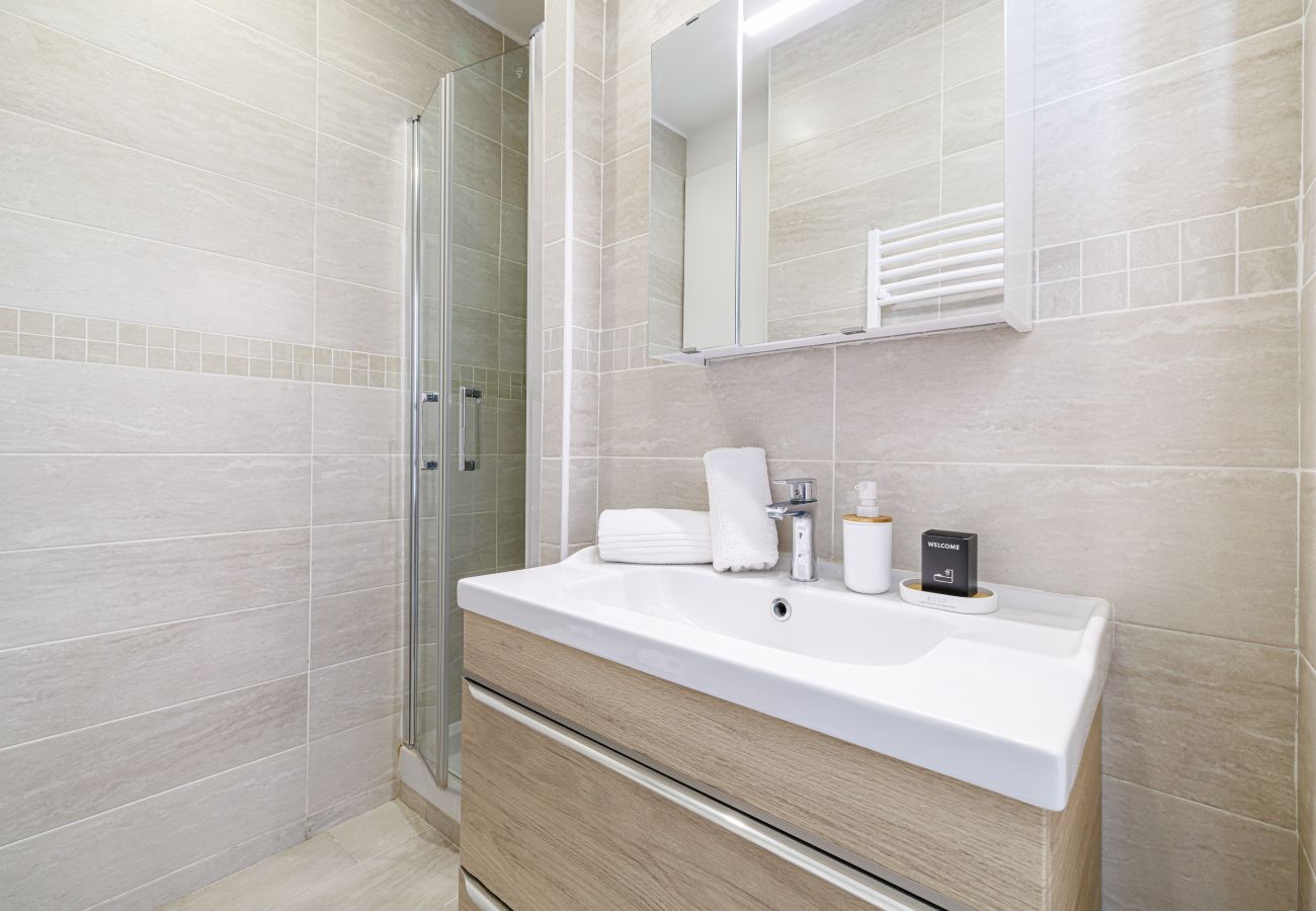 Studio in Nice - Sea View - Lovely Studio Promenade des Anglais