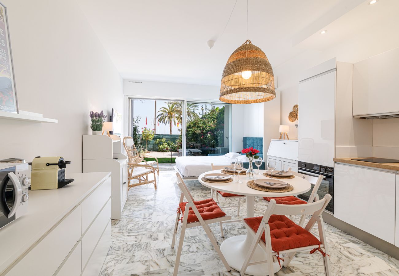 Apartment in Nice - Sea View & Terrace Promenade des Anglais